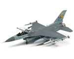 Lockheed Martin F-16CJ (Block 50) Fighting Falcon w/Full Equipment 1:72 tamiya TA60788