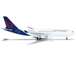China Eastern Yunnan Airlines Airbus A330-300 Peacock 1:500 herpa HE526074