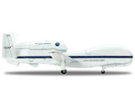 NASA Northrop Grumman RQ-4 Global Hawk 1:200 herpa HE555326