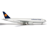 Lufthansa Cargo Boeing 777 Freighter 1:200 herpa HE556194