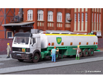 H0 MB 2-axle tanker truck BP kibri KI14670