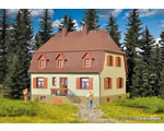 H0 House with hipped roof kibri KI38166