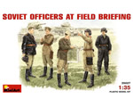 Soviet Officers at Field Briefing 1:35 miniart MNA35027