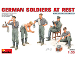 German Soldiers at rest 1:35 miniart MNA35062