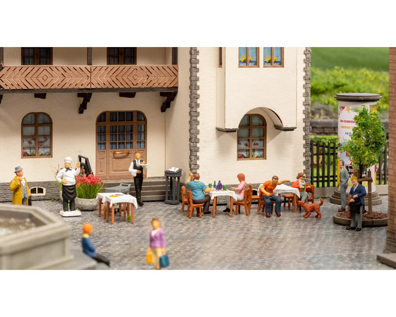 Noch 15094 Set Paramedici In Scala H0 Per Modellismo Ferroviario - 6 Figure Con Accessori