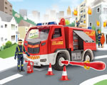 Firetruck with figure 1:20 revell REV00819